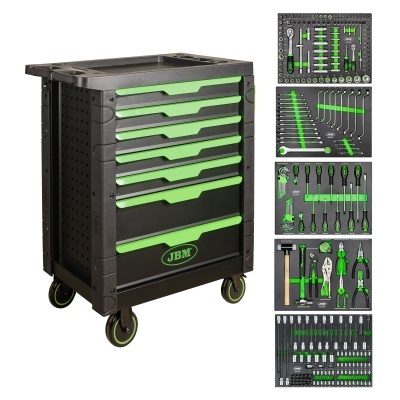 Carrinho de ferramentas preto com detalhes verdes e várias ferramentas organizadas em bandejas.