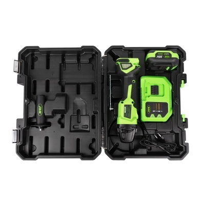 mala preta com ferramentas elétricas verdes e carregador