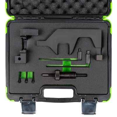 Kit de ferramentas pretas em estojo com interior em espuma moldada verde