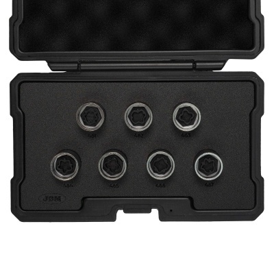 Conjunto de soquetes metálicos num estojo preto com interior em espuma