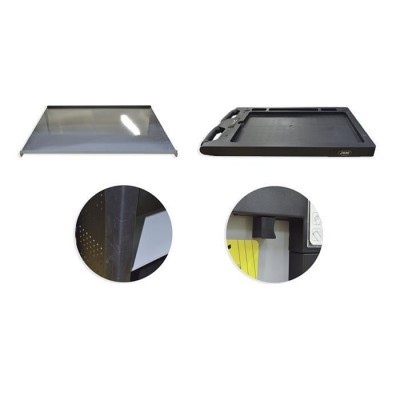 Bandejas preta e cinzenta com detalhes e ventilação