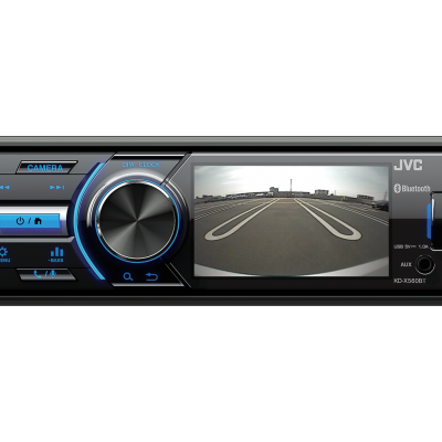 Aparelho de som automóvel JVC com ecrã digital colorido e botões azuis iluminados