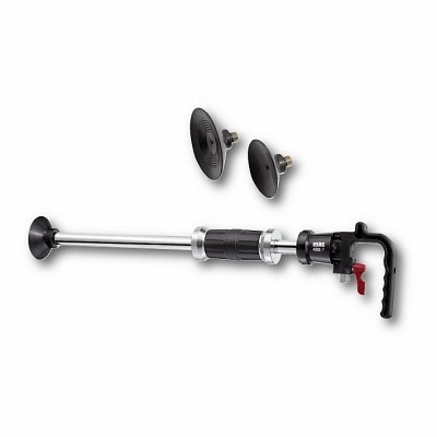 Ferramenta para desentupir com cabo preto e tubo de metal prateado