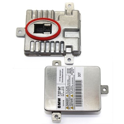 Dispositivo eletrônico BMW de alumínio com conectores e etiquetas adesivas