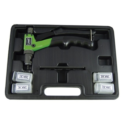 Conjunto de ferramenta de rebite com alicate preto e verde e quatro caixas pequenas em estojo preto