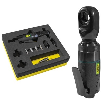 Conjunto de ferramenta pneumática preta e amarela com estojo plástico moldado