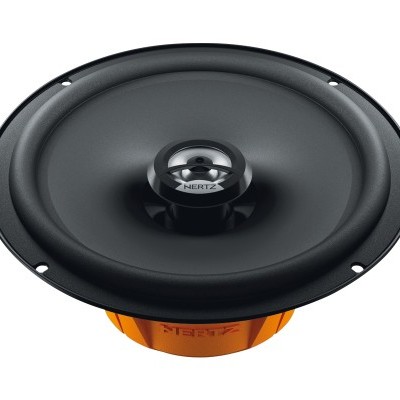 Coluna de som preta com centro e base laranja, texto Hertz.