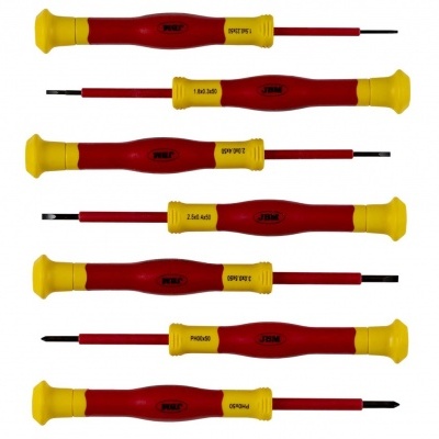 Conjunto de sete chaves de fendas vermelhas e amarelas com tamanhos indicados nos cabos