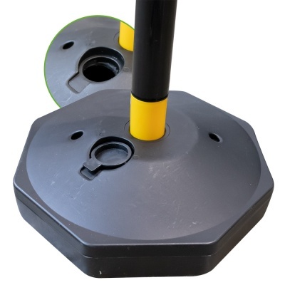 Base de suporte preta octogonal com haste preta e detalhe amarelo