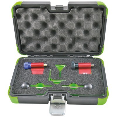 Conjunto de ferramentas vermelhas e verdes em estojo preto com espuma