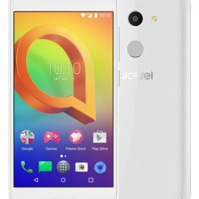 Telemóvel Alcatel branco com ecrã tátil e ícones de aplicações visíveis