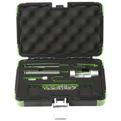 Estojo de ferramentas metálicas preto e verde aberto mostrando interior em espuma com ferramentas