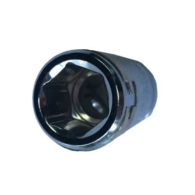 Soquete cromado metálico com interior hexagonal