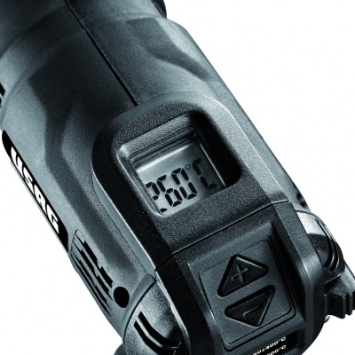 Ferramenta elétrica preta com ecrã digital e botões de controlo