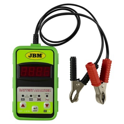 Analisador de bateria JBM verde e preto com visor digital e cabos com garras isoladas vermelho e preto