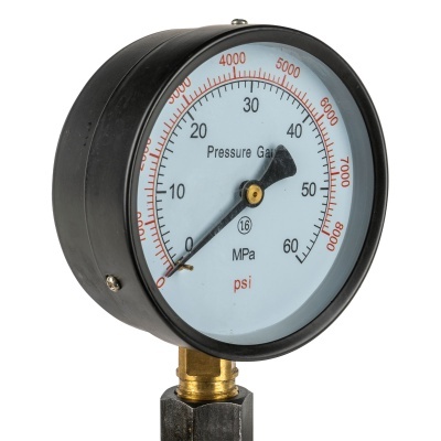 Manómetro de pressão com mostrador branco e caixa preta