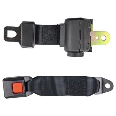 Conjuntos de cintos de segurança pretos para automóvel com fivelas metálicas e botão vermelho