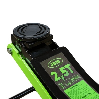 Macaco hidráulico de chão JBM verde e preto com capacidade de 2.5 toneladas