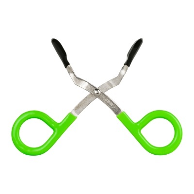 Pinça para pestanas com anéis verdes e ponta preta