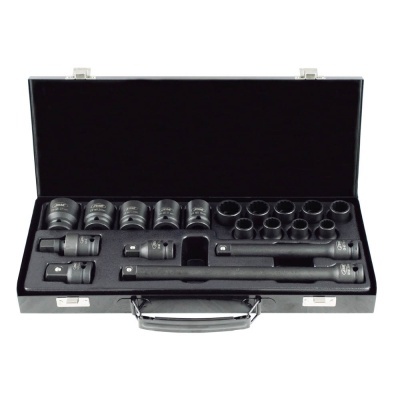 Conjunto de soquetes e extensores pretos em caixa de arrumação preta