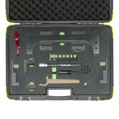 Conjunto de ferramentas em estojo preto com interior em espuma