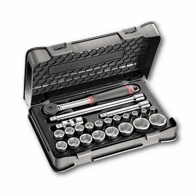 Conjunto de soquetes metálicos num estojo preto aberto