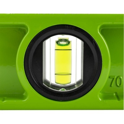 Nível de bolha verde em caixa verde com borda preta e número 70