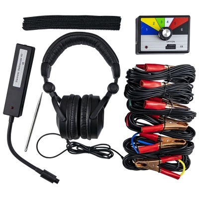 Equipamento eletrónico com auscultadores, cabos e indicador de níveis colorido