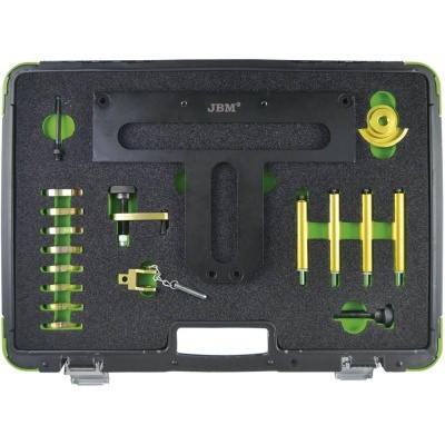 Conjunto de ferramentas metálicas douradas e preta organizadas numa caixa preta com interior verde