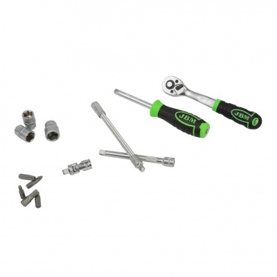 Conjunto de ferramentas JBM com chaves de catraca e acessórios sobre fundo branco