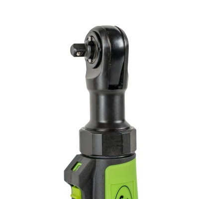 Cabeça de ferramenta elétrica preta e verde com botão e base metálica hexagonal