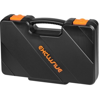 Mala rígida preta para ferramentas com fechos laranja e palavra EXCLUSIVE