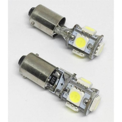 Duas lâmpadas LED para veículos com base metálica e LEDs amarelos