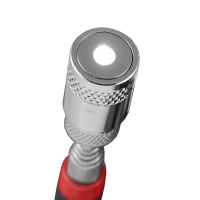 Cabo coaxial com conector metálico prateado e base vermelha