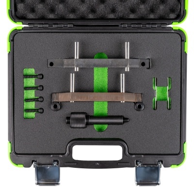 Estojo preto com ferramentas metálicas e espuma verde