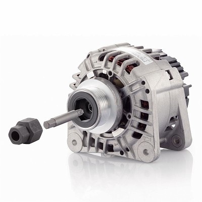 Alternador automóvel metálico cinzento com bobinas de cobre e eixo central com peça destacada