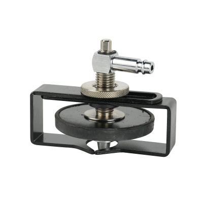 Prensa preta com parafuso e pistola de gás