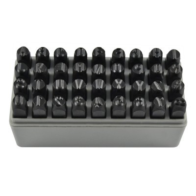 Conjunto de selos de metal com letras em caixa cinzenta