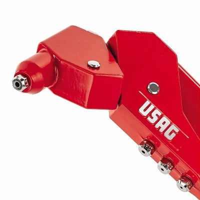Ferramenta metálica vermelha com o texto USAG.