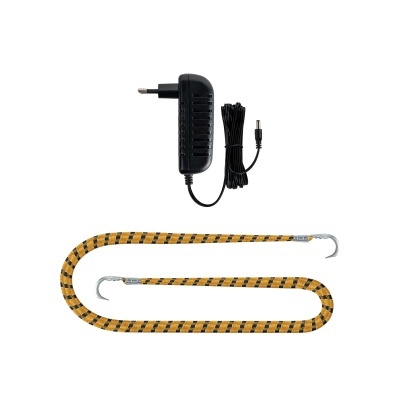 Transformador preto com cabo e elástico amarelo com riscas pretas e ganchos metálicos.
