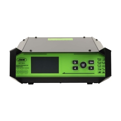 Carregador inteligente de baterias de 12V verde e preto com ecrã e botões