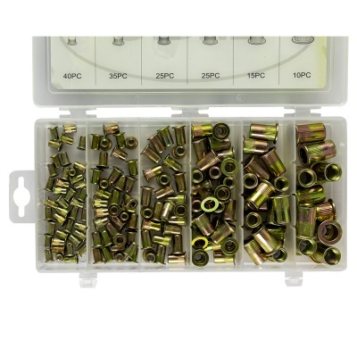 Caixa de rebites metálicos organizados por tamanho em divisórias num estojo transparente.