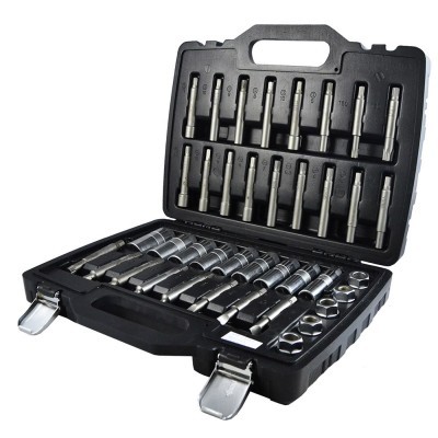 Conjunto de ferramentas em estojo preto com pontas e soquetes metálicos organizados