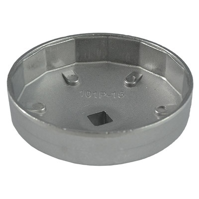 Ferramenta metálica circular prateada com furo quadrado e texto 101P-15