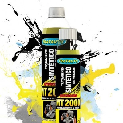 Dois frascos de produto TRATAUTO Tratamento Sintético MT 2000 com rótulos pretos e amarelos sobre fundo manchado de tinta.