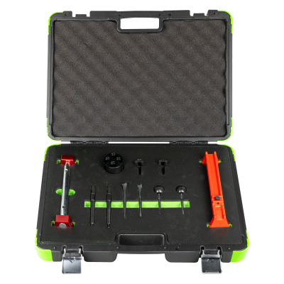 Estojo aberto com ferramentas mecânicas organizadas no interior