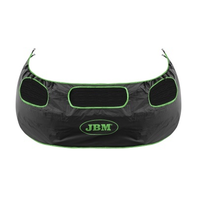 Capa protetora preta com detalhes verdes para para-choques, com áreas de malha e logótipo JBM