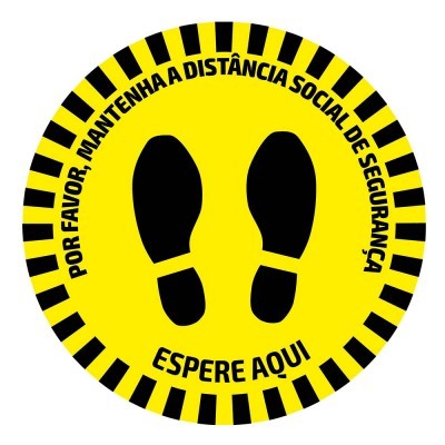 Adesivo de chão amarelo com texto e pegadas pretas para distanciamento social