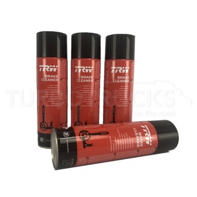 Frascos de spray vermelho e preto de limpeza de travões TRW sobre fundo branco