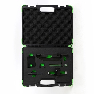 Maleta preta com espuma e ferramentas organizadas no interior